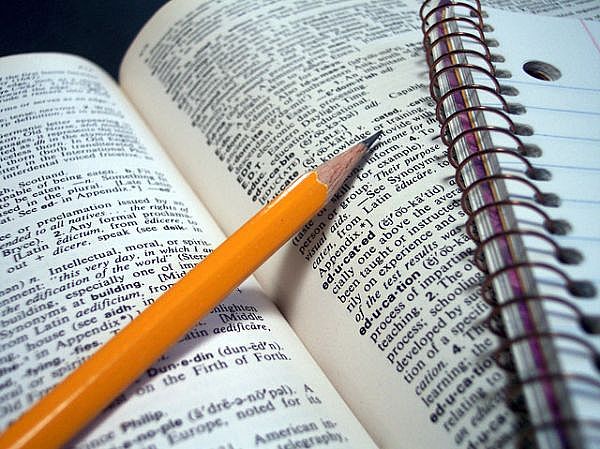 Como Construir Resenhas e Resumos