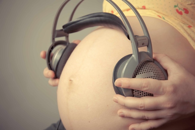 Benefícios da música durante a gravidez: o que você precisa saber