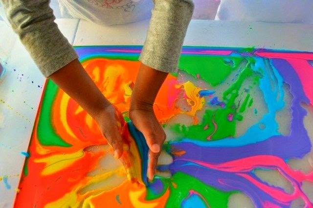 Brincadeiras sensoriais para todas as idades