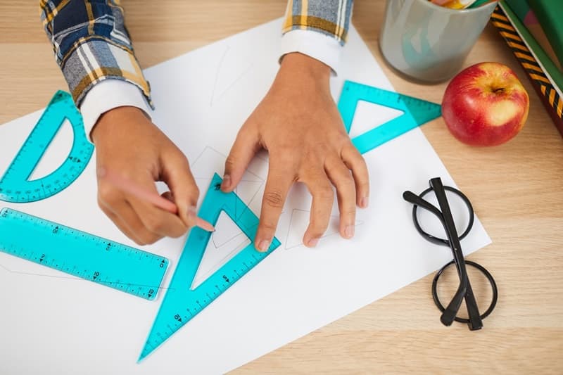 3 planos de aula para trabalhar com figuras geométricas